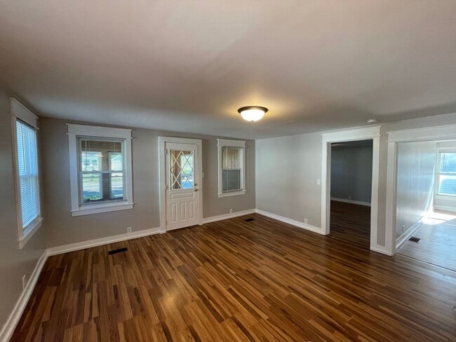 Photo - 212 E Washington St Unit 212 E. Washington Lower