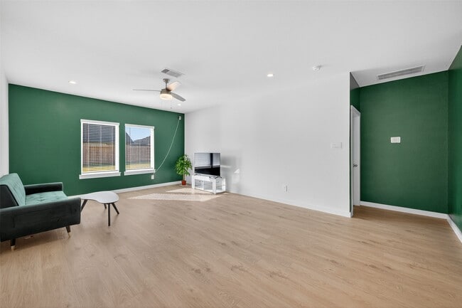 Building Photo - 30611 Castle Cove Dr
