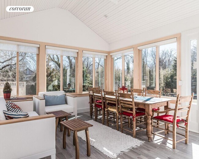 Photo - 164 Division St