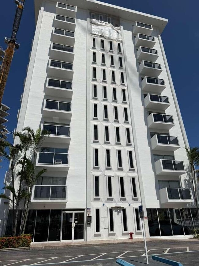 Photo - 5313 Collins Ave Unidad 1109