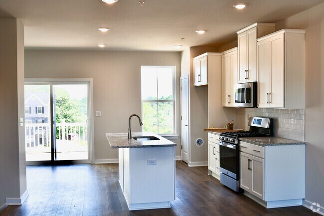 Building Photo - 725 Peony Ln Rental