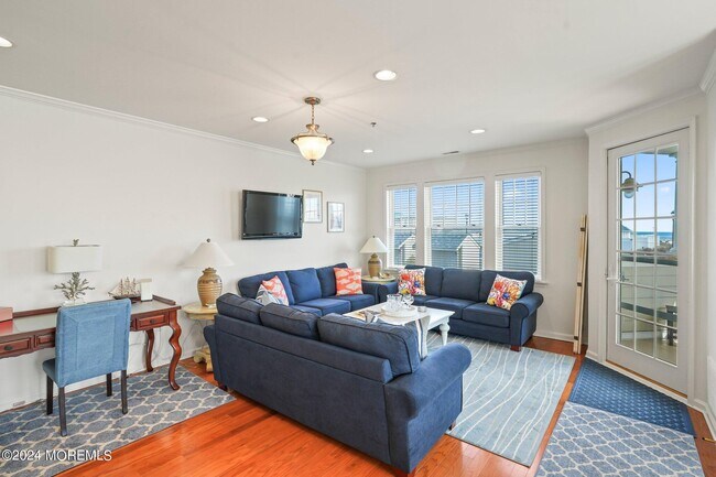 Photo - 11 Cooper Ave Unidad 102