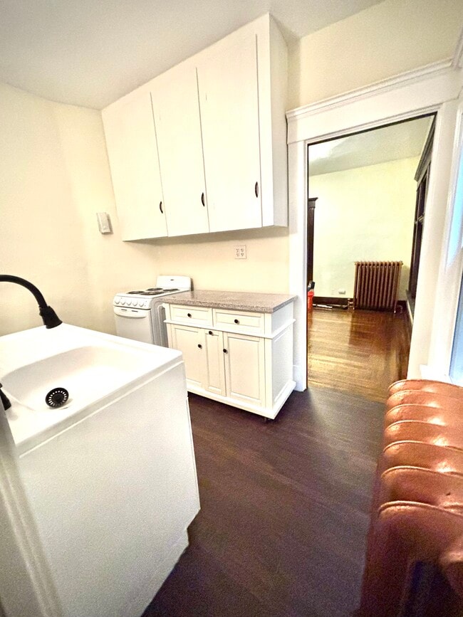 Kitchen - 220 Stevenson St Unit Lower Rear