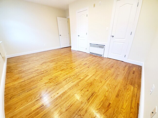 Photo - 6618 70th St