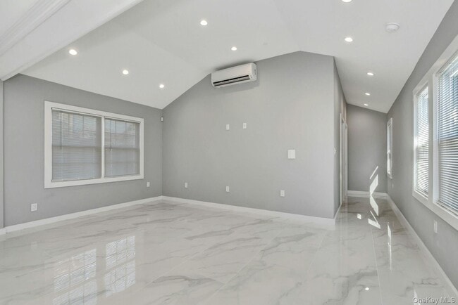 25 Miller St