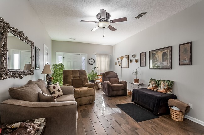 Photo - 3 bedroom 2 bathroom townhouse in Covington Villas