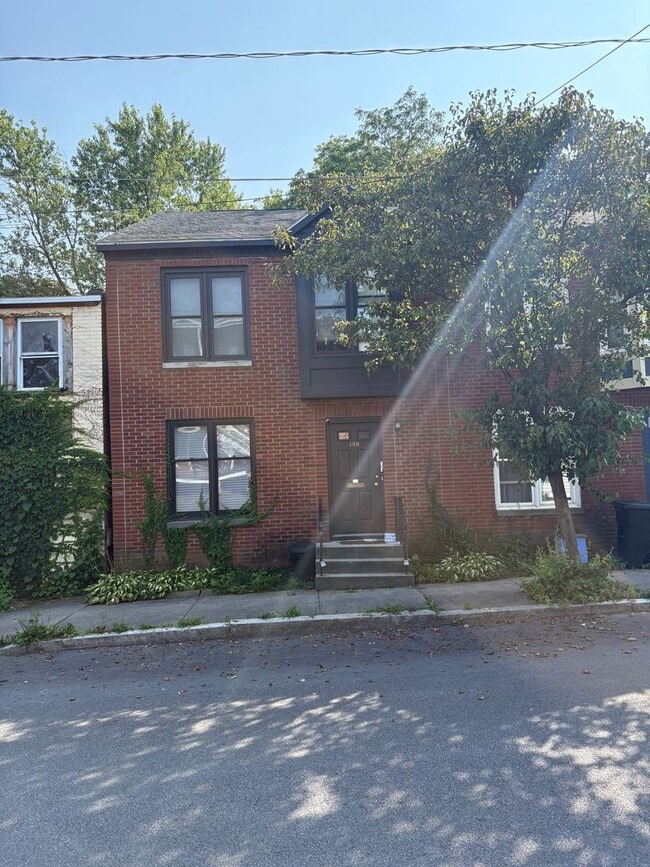 Building Photo - 190 Jefferson St Unit 2nd Floor Rental