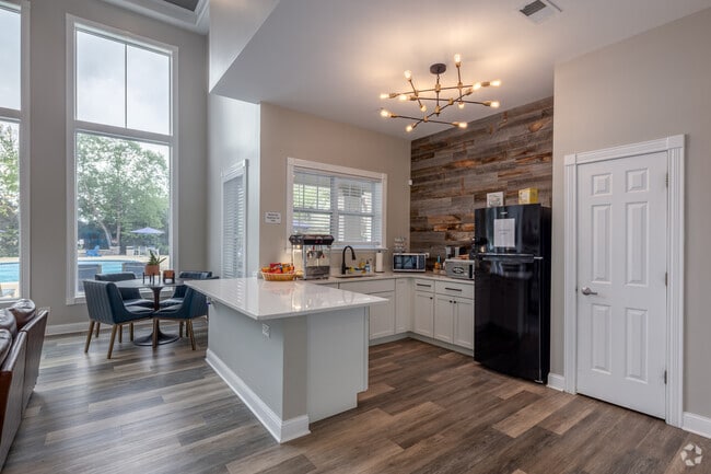 Clubhouse - Kitchen - The Landings of Lake Zurich