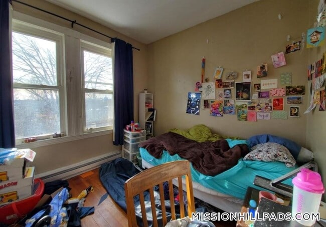 Building Photo - 83 Wensley St