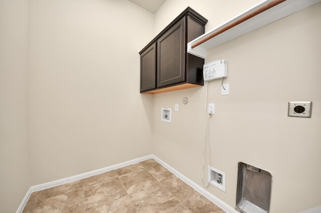 Building Photo - 11010 Via Capri Ct