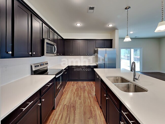 Photo - 144 Pecan Dr