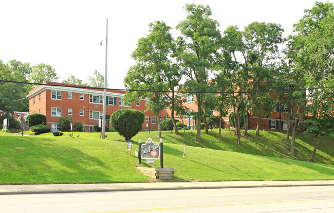 Building Photo - Euclid Terrace - Deegan Management Rental