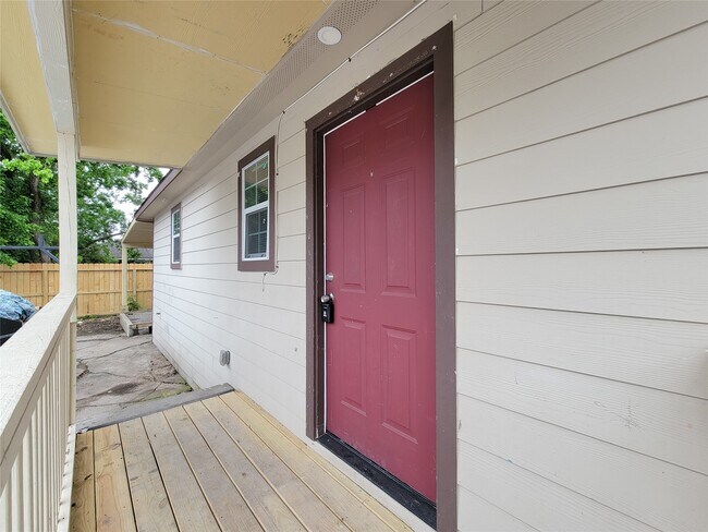 Photo - 6807 Foster St