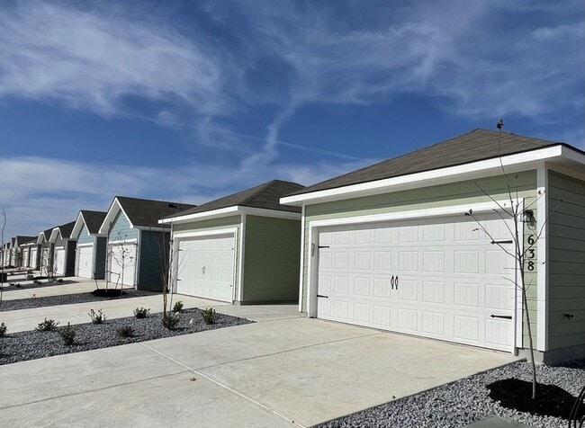 Photo - Brand New Duplex in Jordan's Creek!