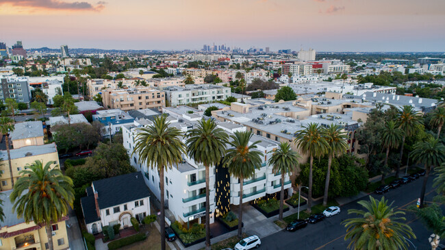 Building Photo - URBANLUX HOLLYWOOD PREMIUM Rental