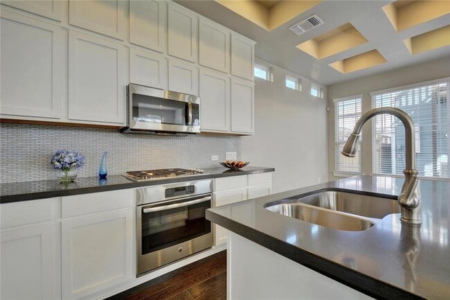 Photo - 900 Banyon St