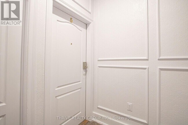 Photo - 140 Ridout St S Unit 5