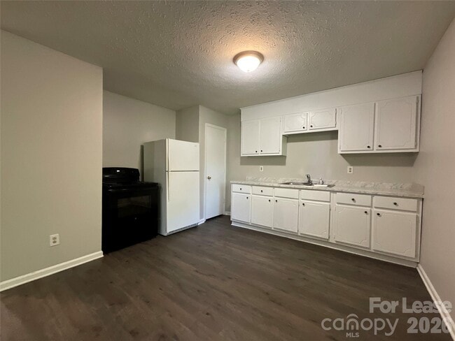 Photo - 304 Palm St Unidad 8