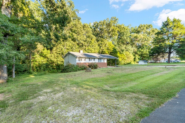 Photo - 515 Mile Long Rd