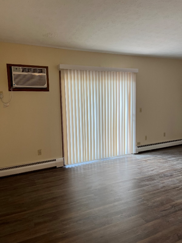 Photo - 2065 Sutton Ave