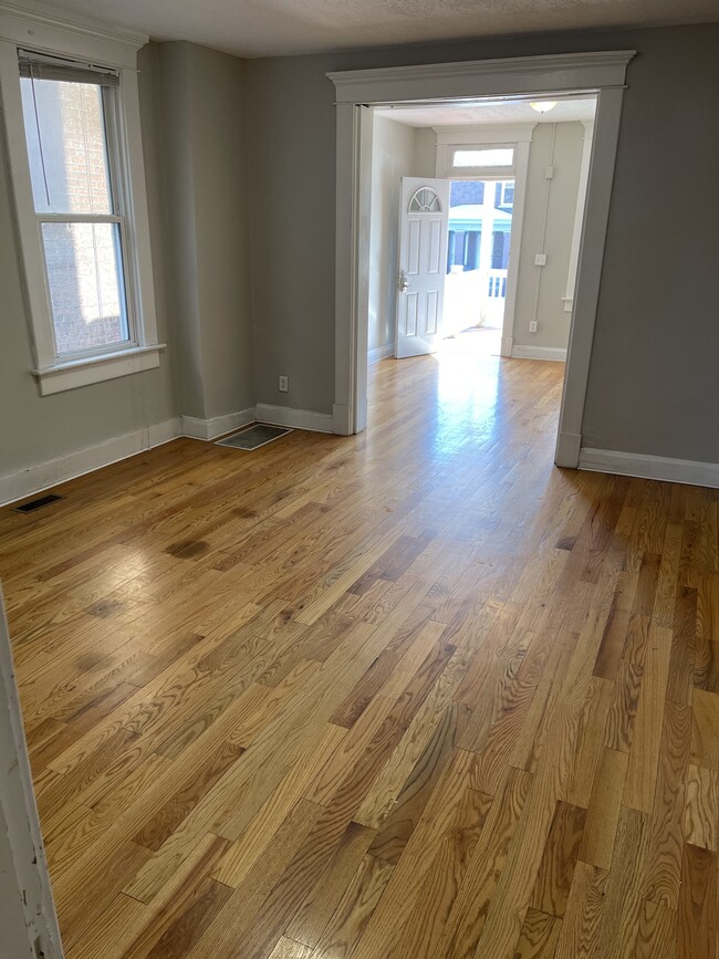 Dining Room - 402 Chittenden Ave