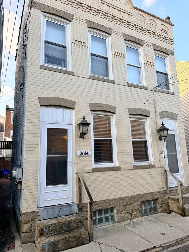 Building Photo - 2614 Larkins Wy