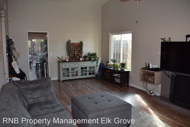 Photo - 3 br, 2 bath House - 9409 Emerald Vista Drive