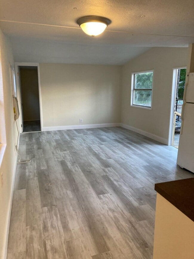 Photo - 8146 Binkley St