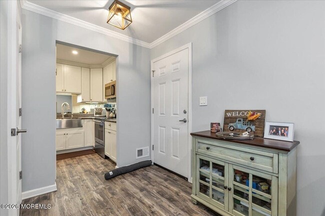 Photo - 114 Wellington Pl