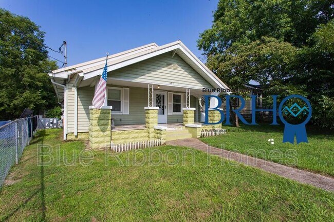 Photo - 605 Victory St NW