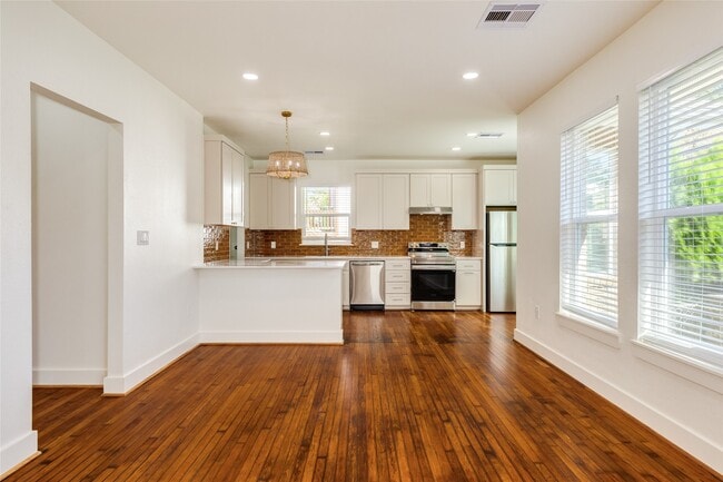 Photo - 2512 Avenue K