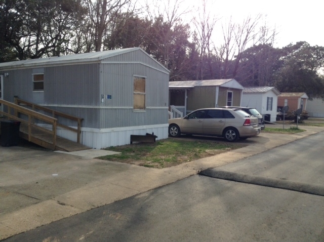 Jacks Trailer Court - Jacks Trailer Court Apartments