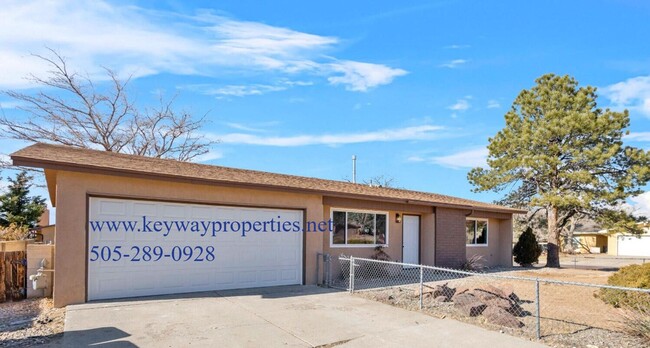 Remodeled 3 bed 2 bath corner house! - Remodeled 3 bed 2 bath corner house!