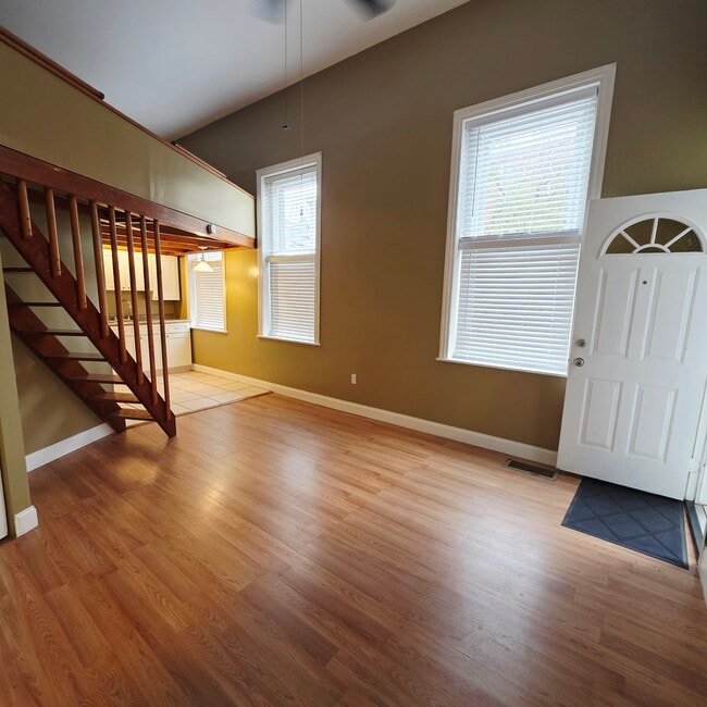 Photo - 322 W George St Unit A