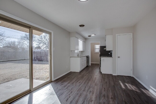 Photo - 3/2/1 in Established Area!