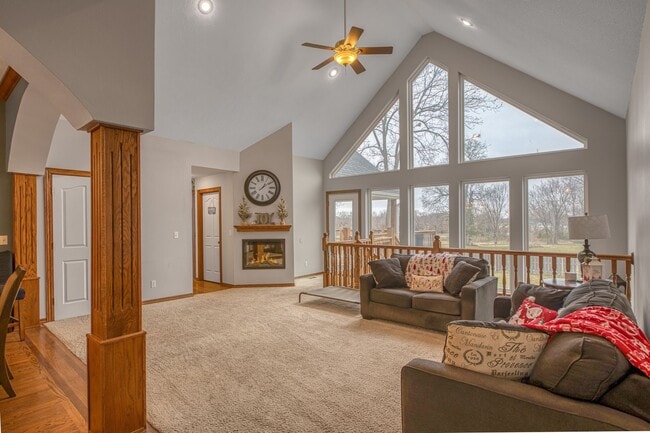 Photo - Highly desirable home in Briarbrook