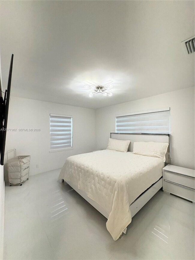 937 SW 18th Ct