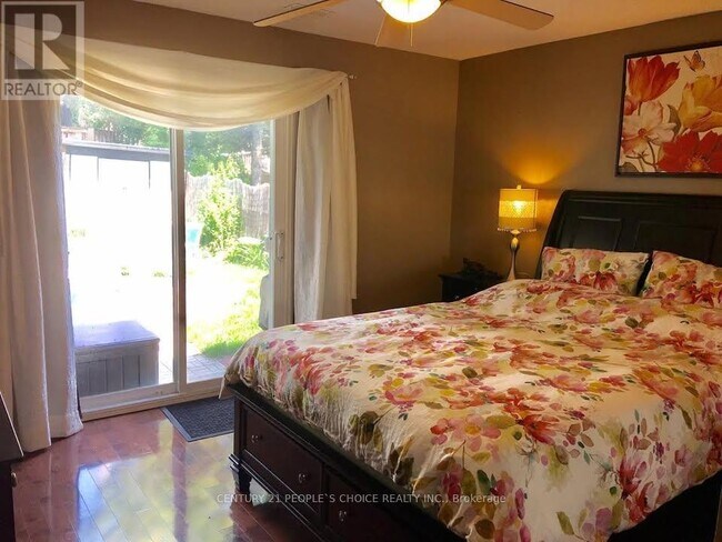 Photo - 579 Northcliffe Blvd