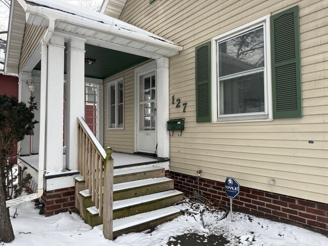 Photo - BEAUTIFUL SINGLE FAMILY MOVE-IN READY!!!