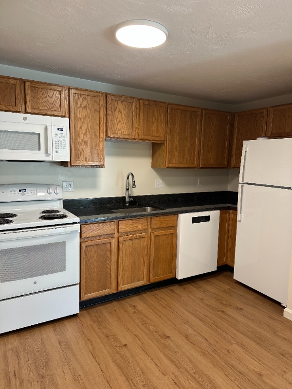 Building Photo - 220 Providence Rd Unit 216 Rental