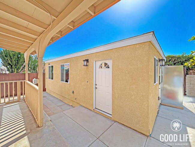Building Photo - zIsla Vista Dr Unit z3346 (ADU)