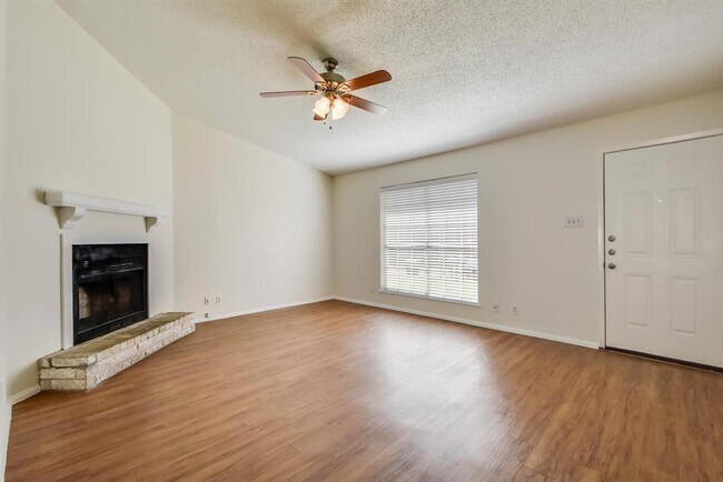 Photo - 6204 Linda Ln