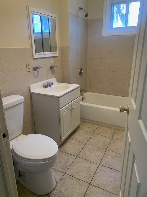 11-13 Arnold St