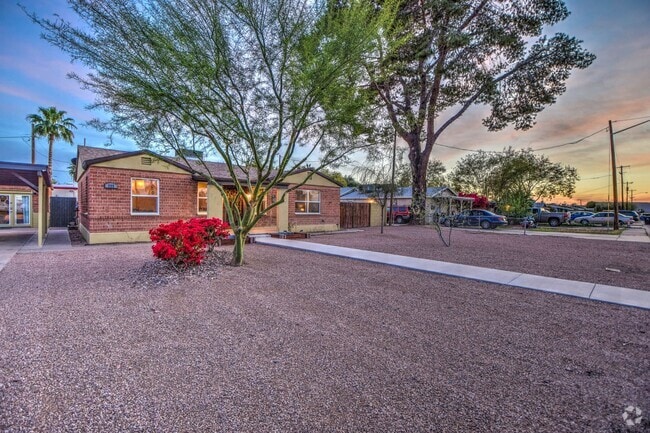 Building Photo - Pierson777 Unit Pierson777-Main House