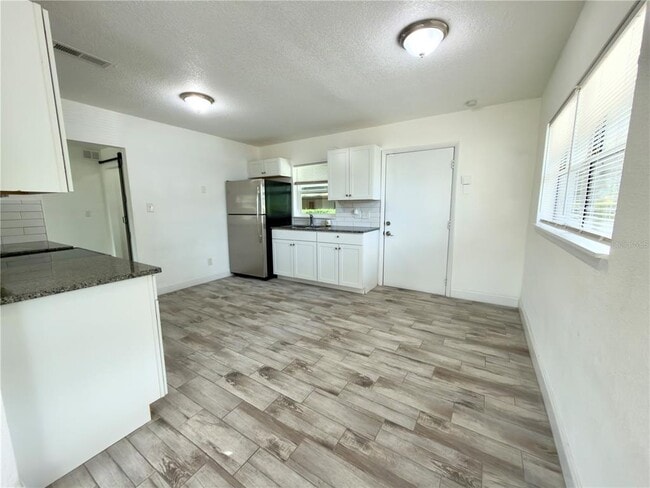 Photo - 1227 Bloxam Ave
