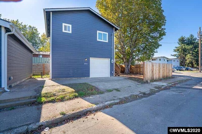 Photo - 2486 Simpson St SE