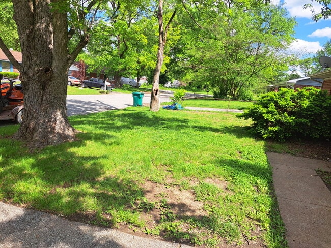 Photo - "3-Bedroom Quiet Neighborhood !"