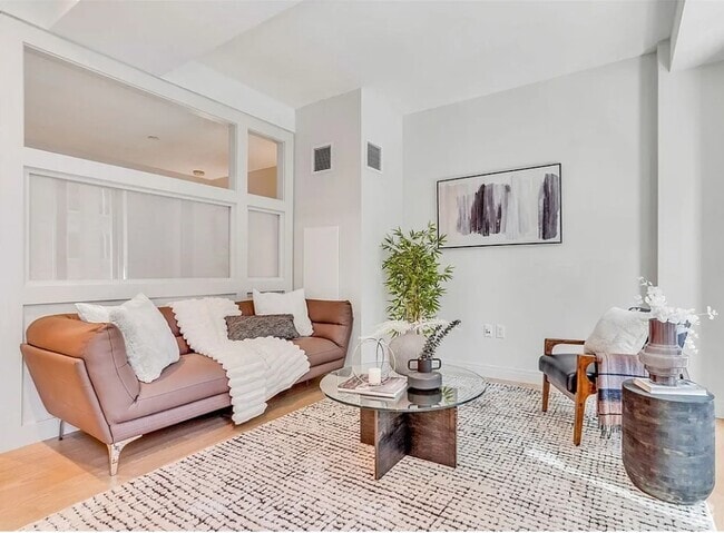 Building Photo - 133 NE 2nd Ave Unit #1507 Rental