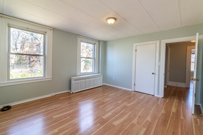 Photo - 6055 Jackson St