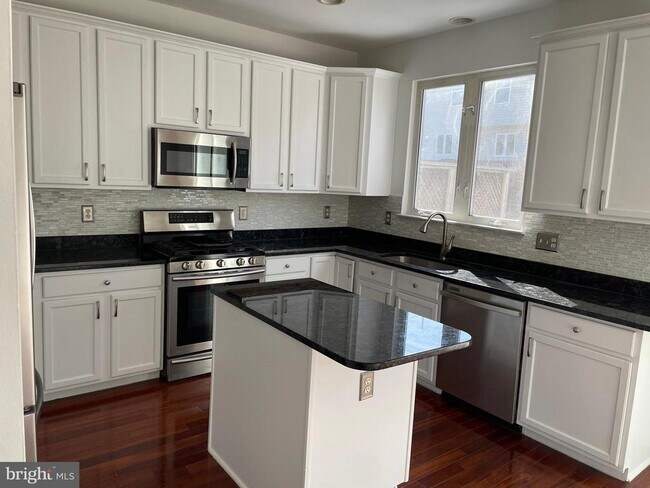 Photo - 6330 James Harris Way